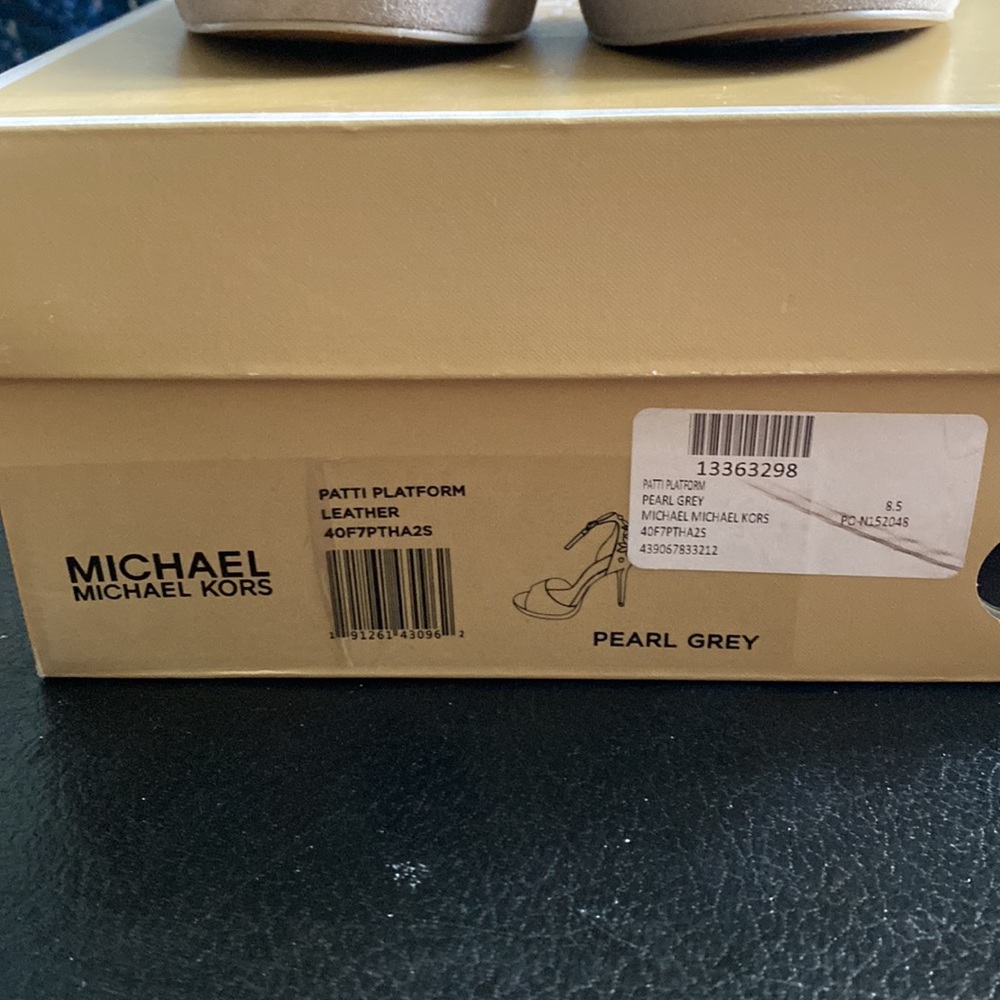 Michael Kohrs Patti Platform Embellished Heel, 8.5 - Picture 5 of 5